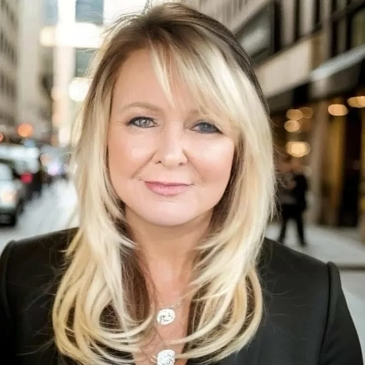 Linda Rea of The Linda Rea Team