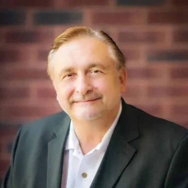 Peter Johnston of The Linda Rea Team